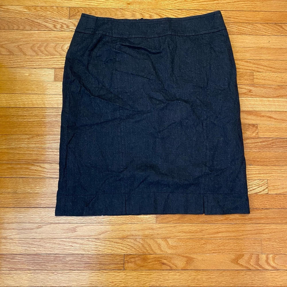 AKRIS PUNTO designer charcoal grey wool pencil skirt. Size US10